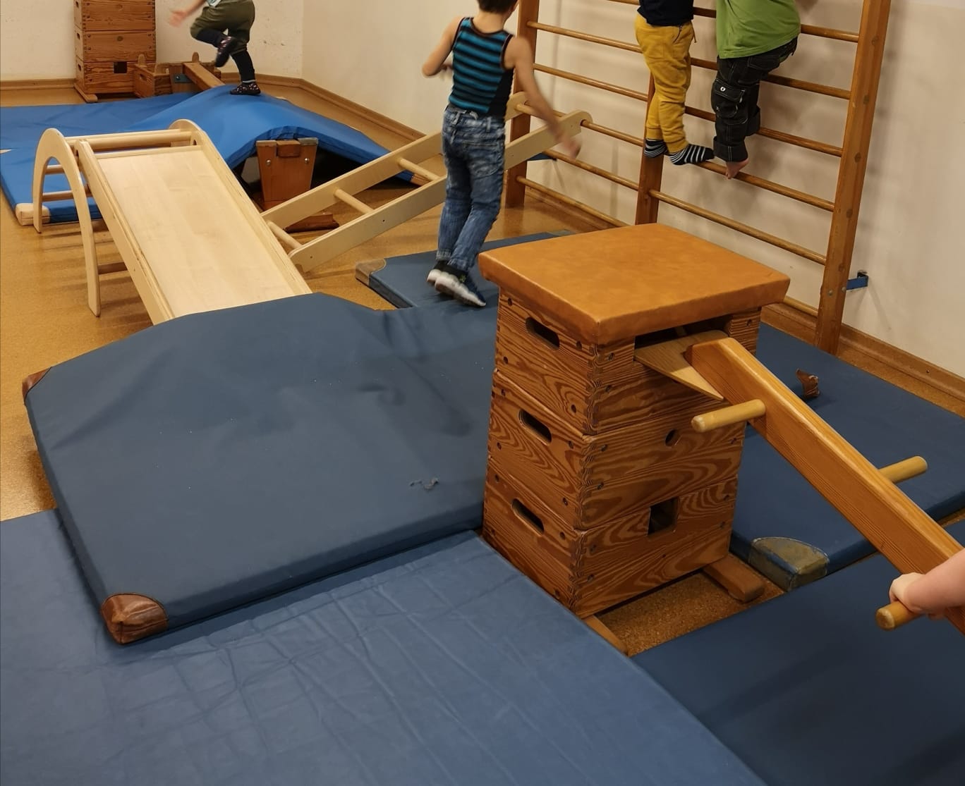 Kita Verbund Grassau - Pfarrkindergarten mit Krippe St. Veit Marqaurtstein